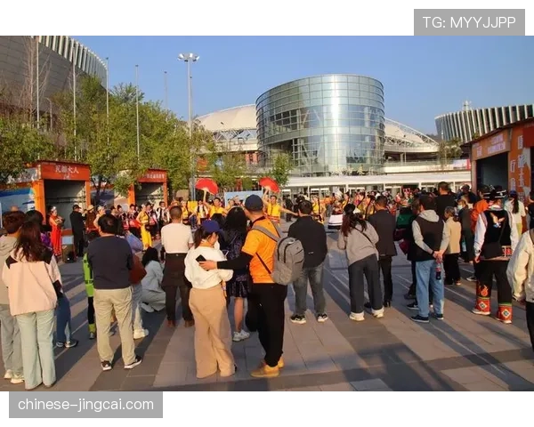 中超联赛球迷文化丰富 各地球市持续火爆